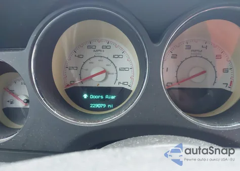 2013 Dodge Challenger Sxt z USA, uszkodzony, nr VIN 2C3CDYAG7DH693733